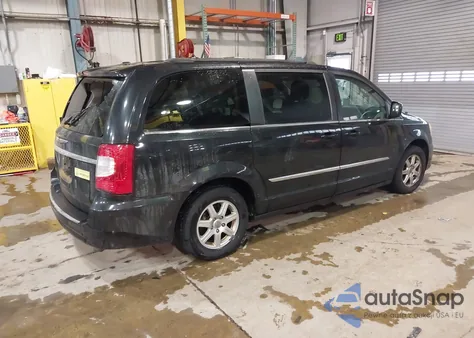 2012 Chrysler Town & Country Touring z USA, uszkodzony, nr VIN 2C4RC1BG3CR200329